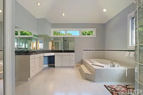 225 Spruce Road Northbrook IL 60062