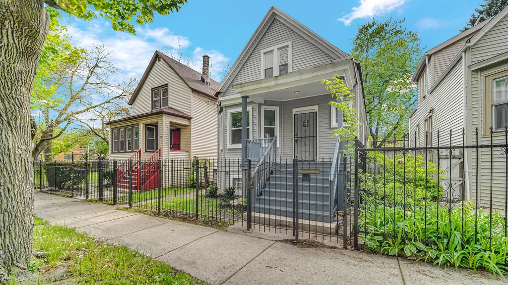 1114 North Waller Avenue Chicago IL 60651