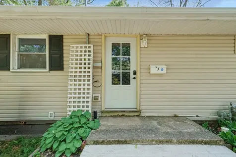 7 Shuman Circle Urbana IL 61801