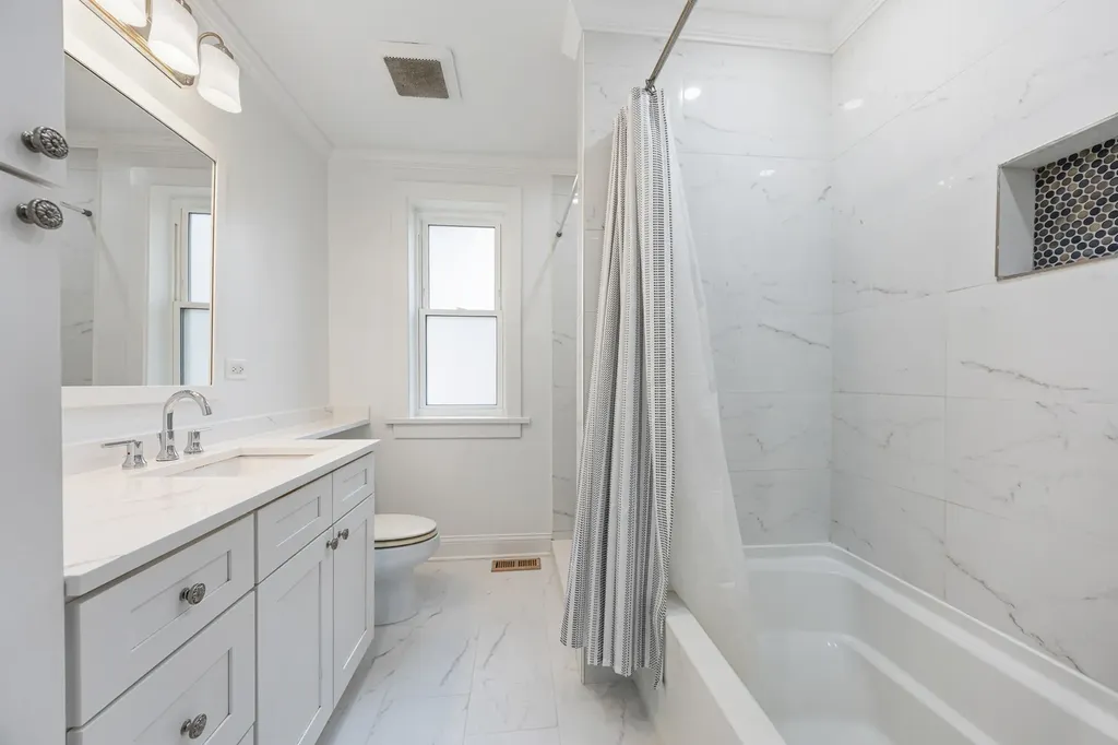 131 West 108th Street Chicago IL 60628