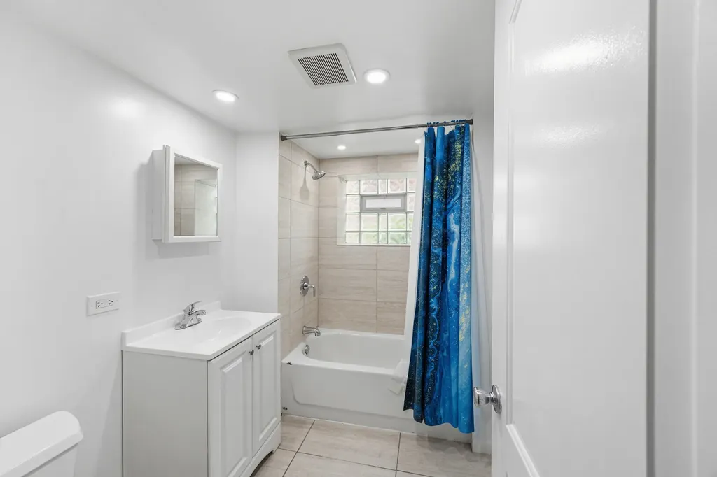 131 West 108th Street Chicago IL 60628