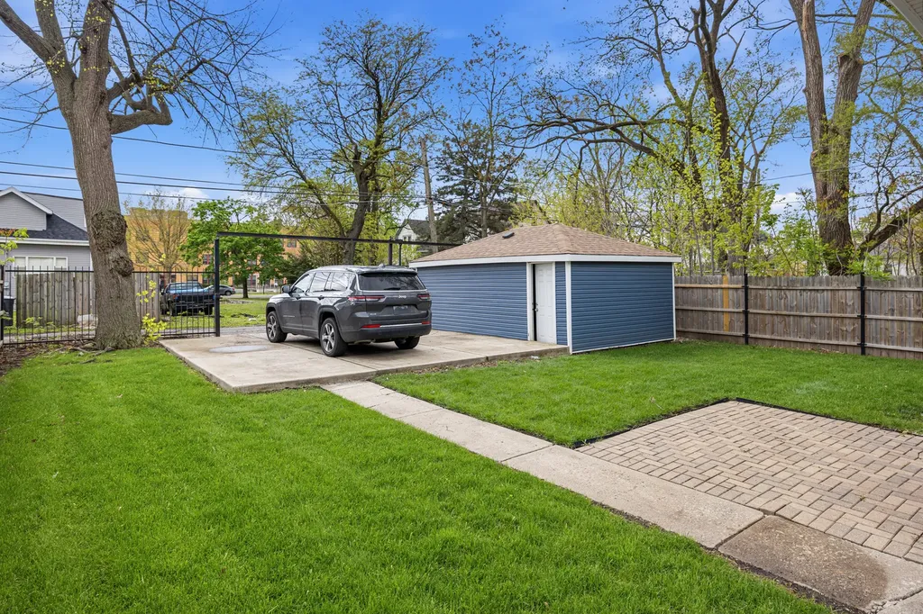 131 West 108th Street Chicago IL 60628