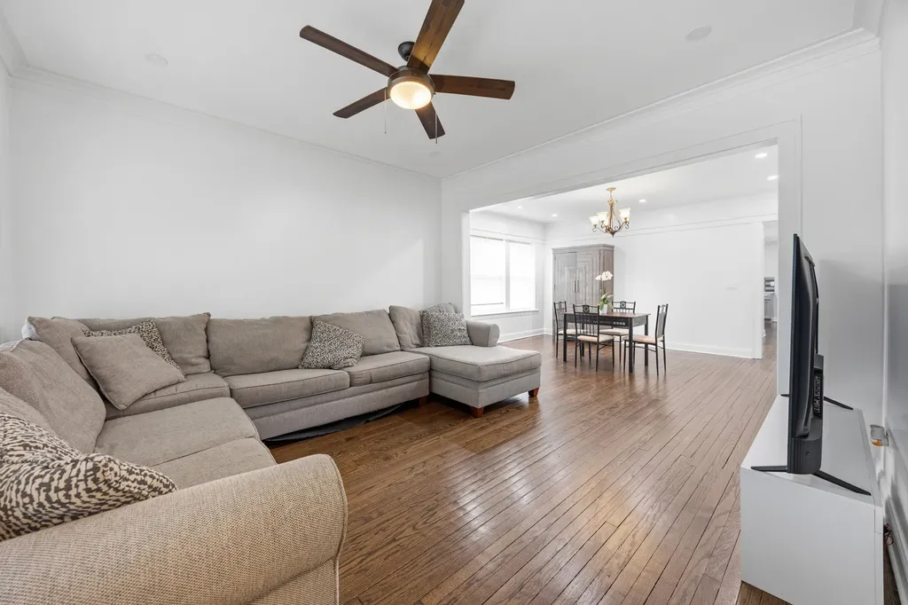 131 West 108th Street Chicago IL 60628