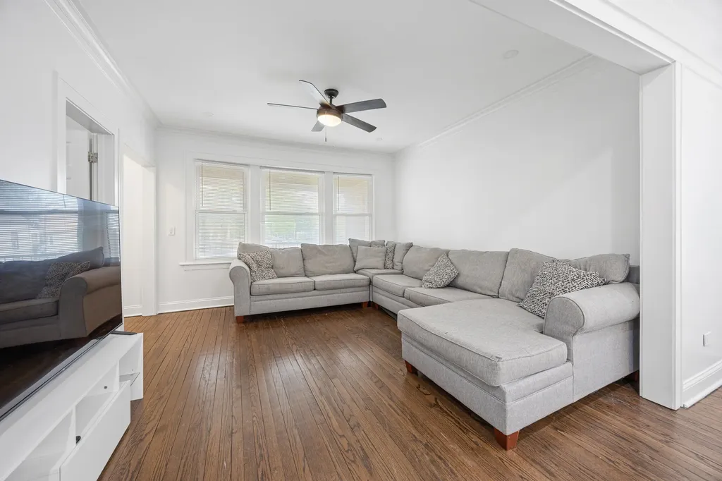 131 West 108th Street Chicago IL 60628