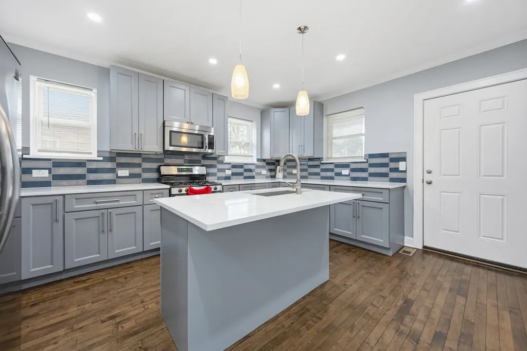 131 West 108th Street Chicago IL 60628