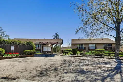 22 Jamaica Colony Fox Lake IL 60020