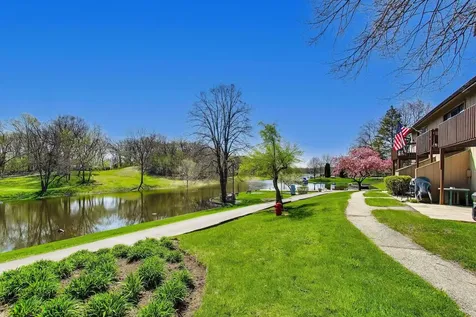 22 Jamaica Colony Fox Lake IL 60020