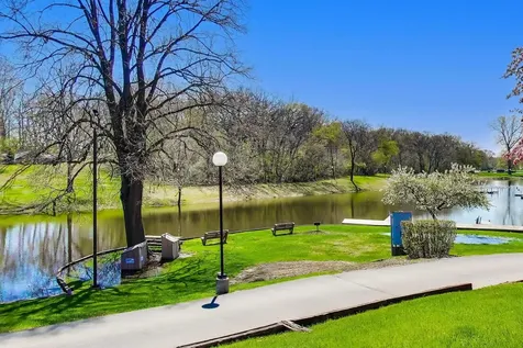 22 Jamaica Colony Fox Lake IL 60020