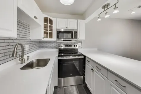 22 Jamaica Colony Fox Lake IL 60020