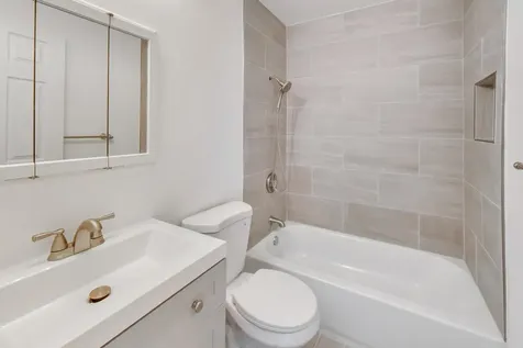 22 Jamaica Colony Fox Lake IL 60020