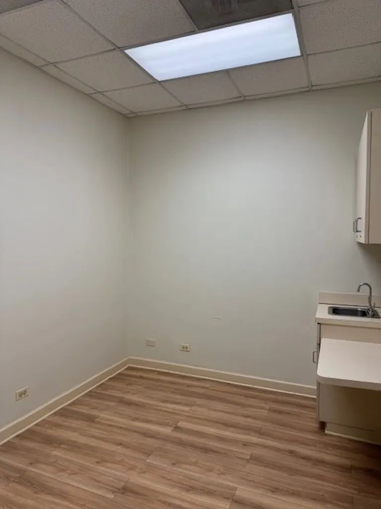 2306 West Touhy Avenue Chicago IL 60645