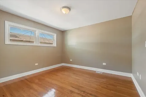 8053 South Stewart Street Chicago IL 60620