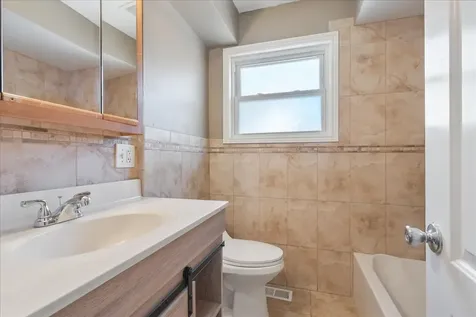 8053 South Stewart Street Chicago IL 60620
