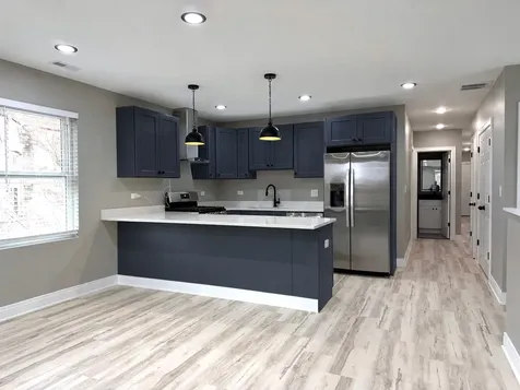 736 North Pine Avenue Chicago IL 60644
