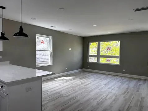 736 North Pine Avenue Chicago IL 60644