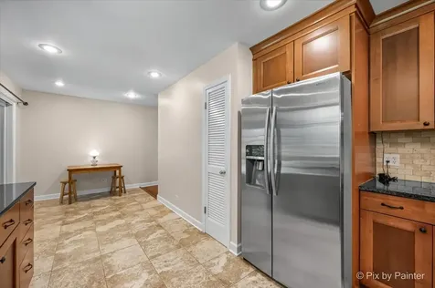 824 Skyline Drive Barrington IL 60010