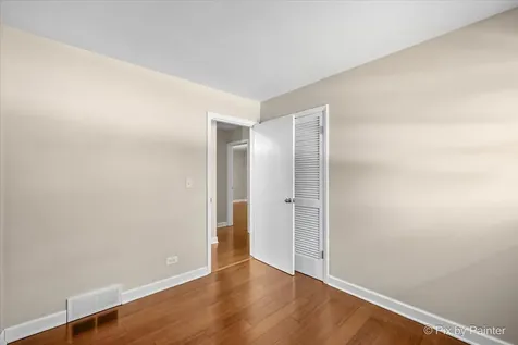 824 Skyline Drive Barrington IL 60010