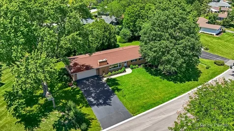 824 Skyline Drive Barrington IL 60010