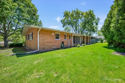 824 Skyline Drive Barrington IL 60010