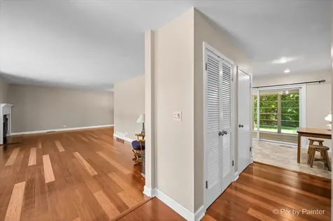 824 Skyline Drive Barrington IL 60010
