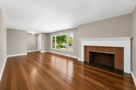 824 Skyline Drive Barrington IL 60010