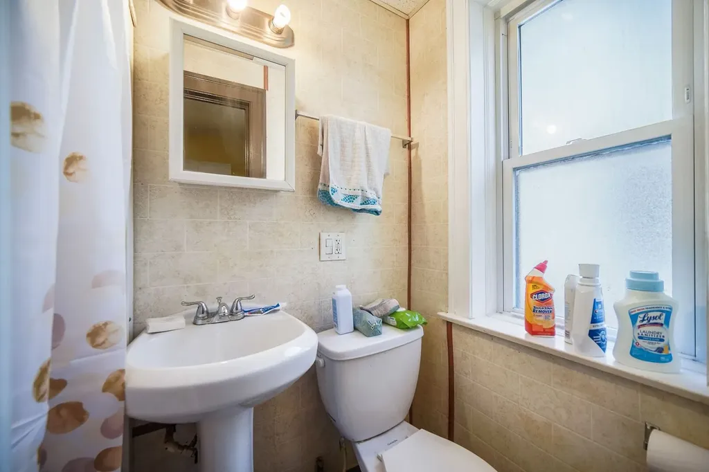 8305 South Throop Street Chicago IL 60620