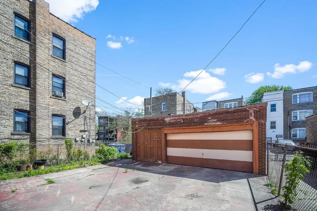 8305 South Throop Street Chicago IL 60620