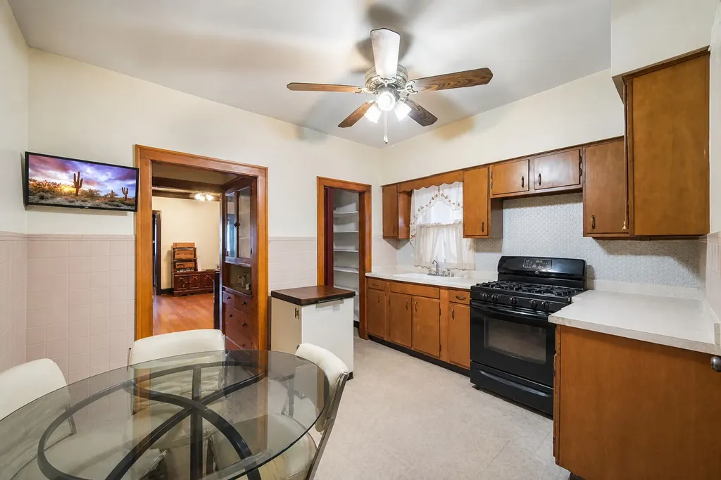 8305 South Throop Street Chicago IL 60620
