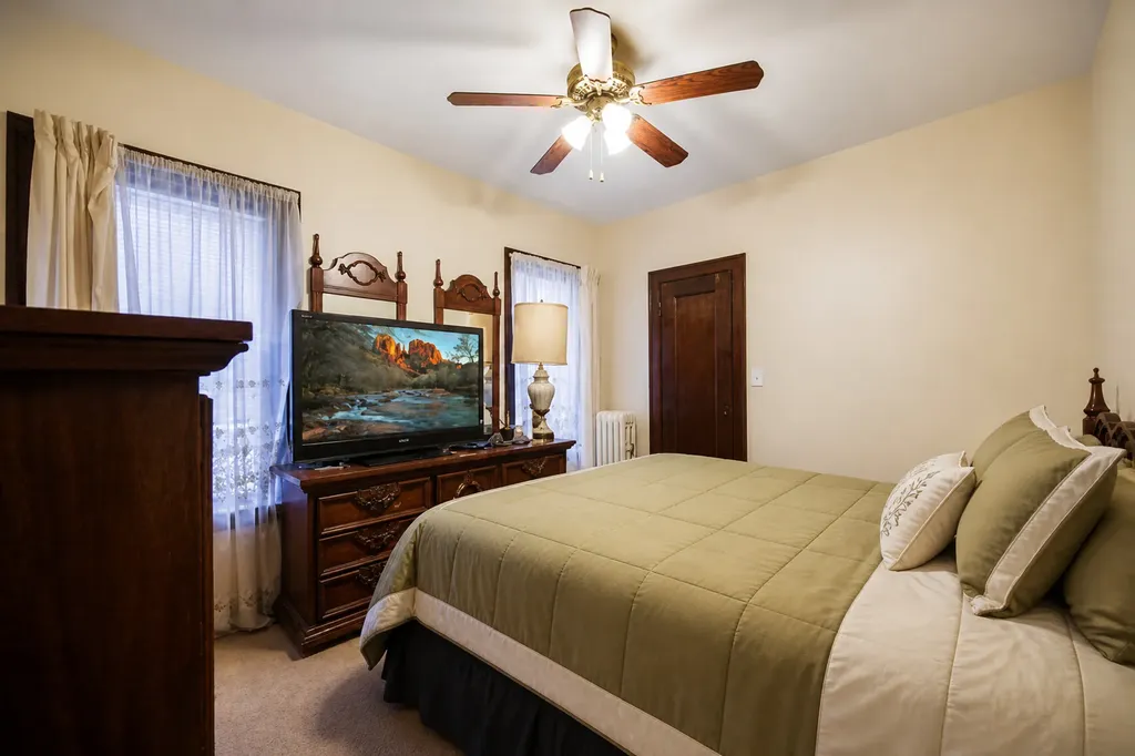 8305 South Throop Street Chicago IL 60620