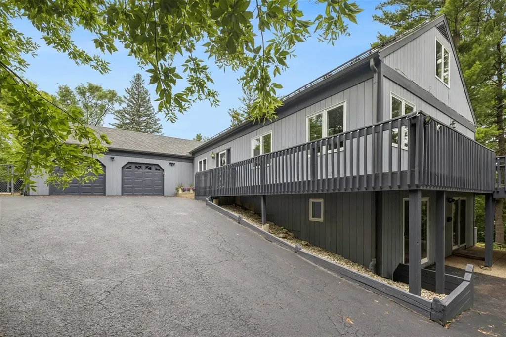 4402 Barreville Road Crystal Lake IL 60012