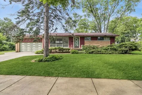 719 West Dresser Drive Mount Prospect IL 60056