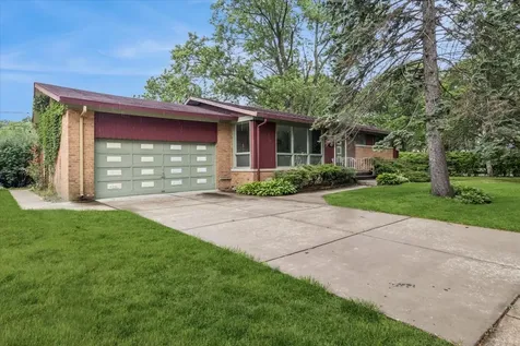 719 West Dresser Drive Mount Prospect IL 60056