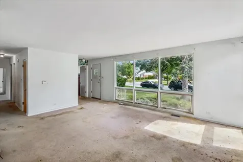 719 West Dresser Drive Mount Prospect IL 60056