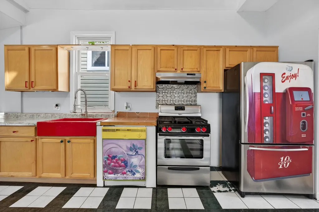 9018 South Brandon Avenue Chicago IL 60617