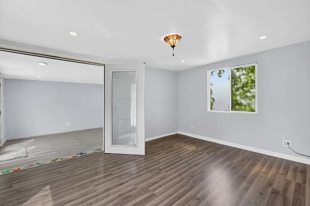 9018 South Brandon Avenue Chicago IL 60617