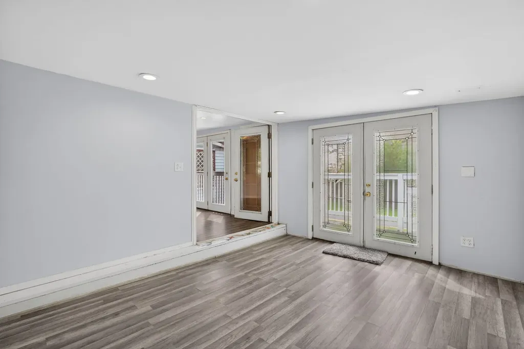 9018 South Brandon Avenue Chicago IL 60617