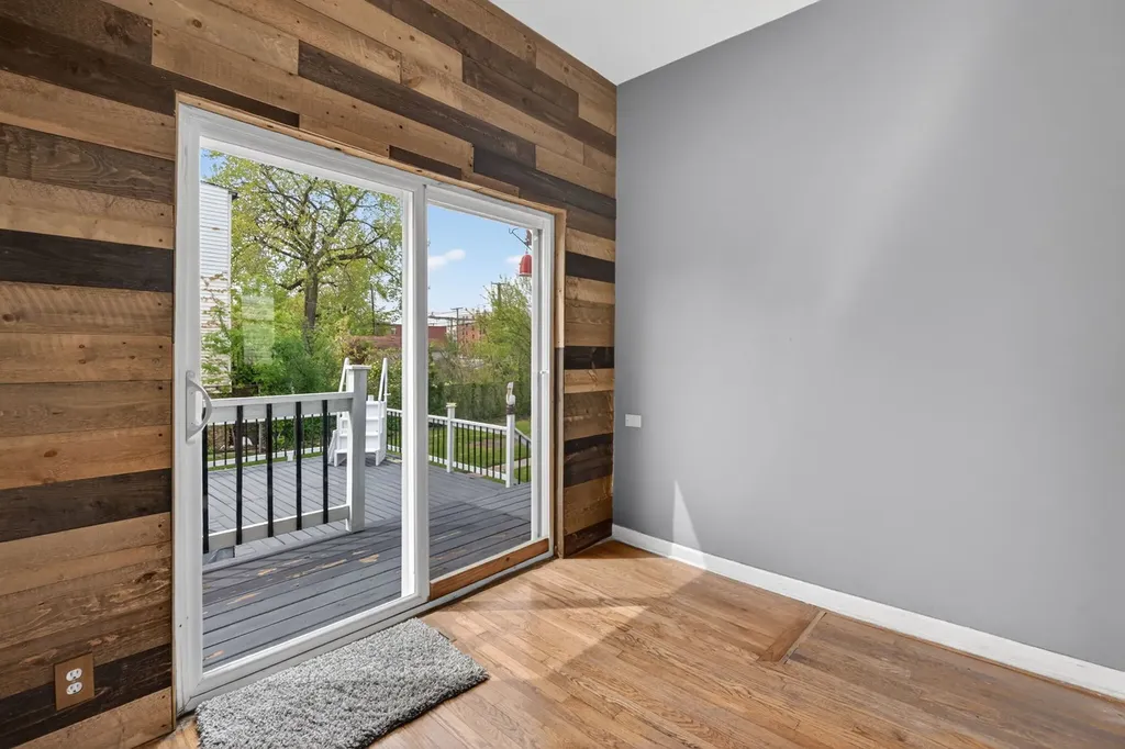9018 South Brandon Avenue Chicago IL 60617