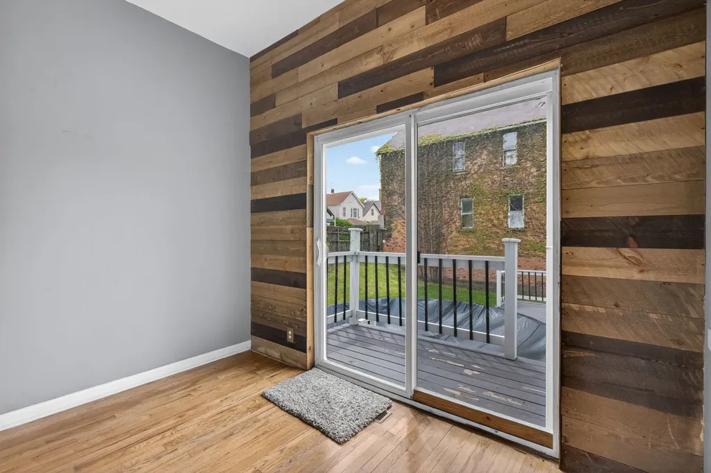 9018 South Brandon Avenue Chicago IL 60617