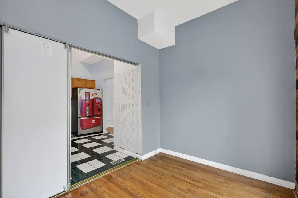 9018 South Brandon Avenue Chicago IL 60617