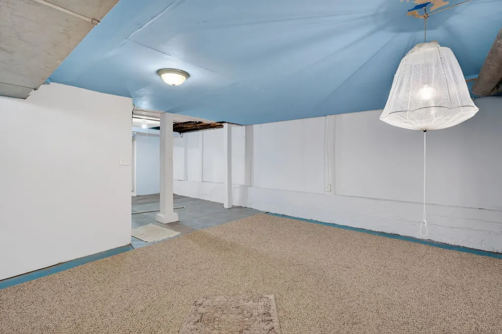 9018 South Brandon Avenue Chicago IL 60617
