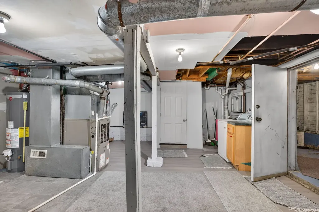 9018 South Brandon Avenue Chicago IL 60617