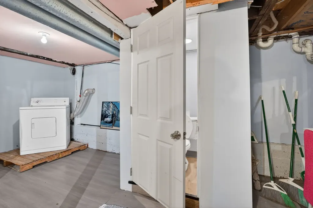 9018 South Brandon Avenue Chicago IL 60617