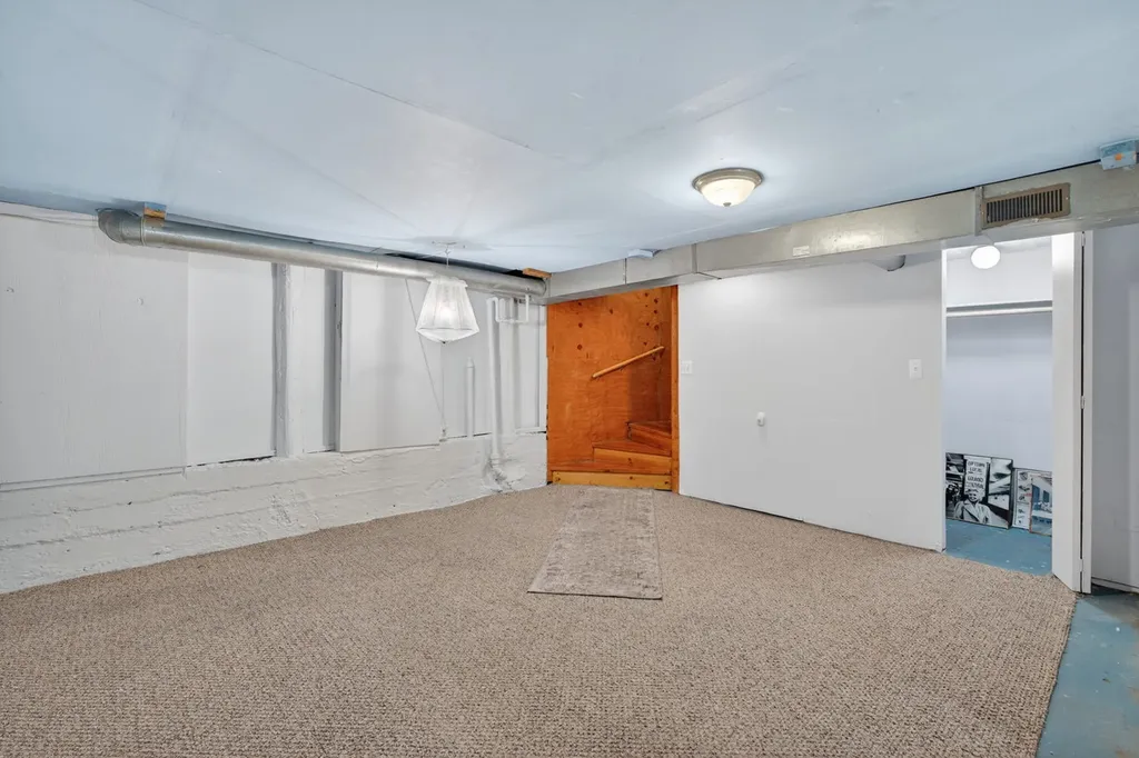 9018 South Brandon Avenue Chicago IL 60617