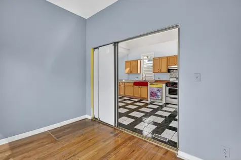 9018 South Brandon Avenue Chicago IL 60617