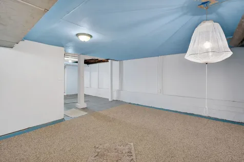 9018 South Brandon Avenue Chicago IL 60617