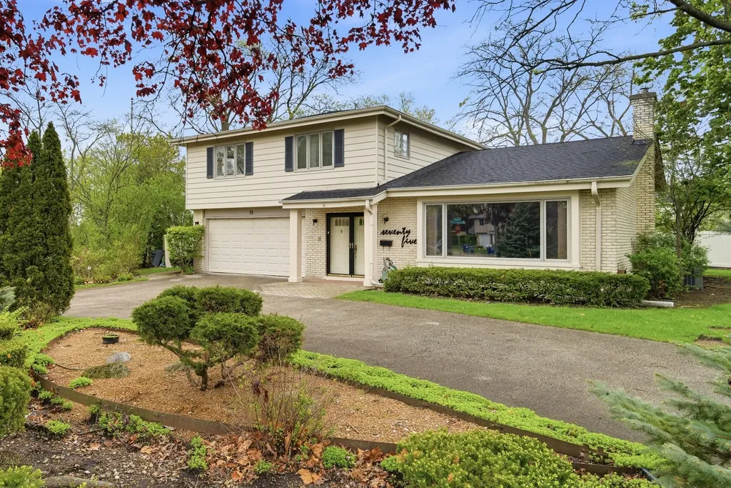 75 Eastwood Drive Deerfield IL 60015