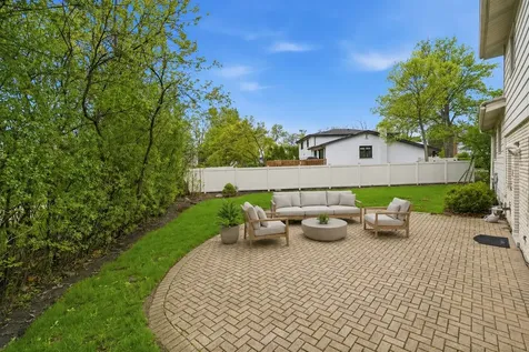 75 Eastwood Drive Deerfield IL 60015