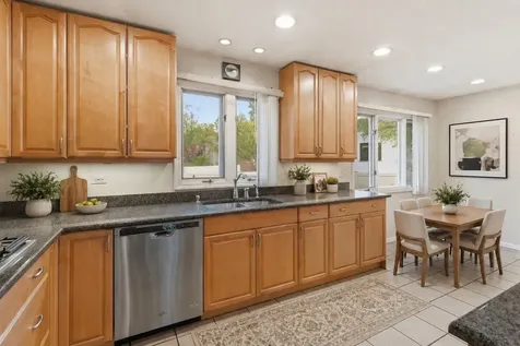 75 Eastwood Drive Deerfield IL 60015