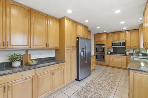 75 Eastwood Drive Deerfield IL 60015