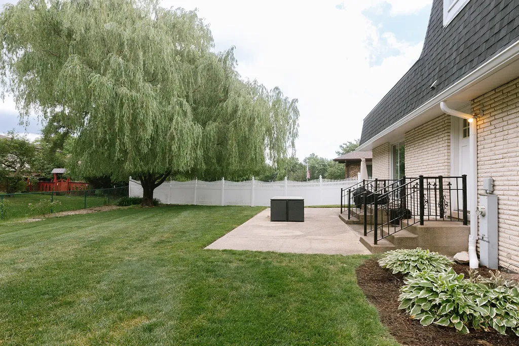 7810 Del Court Darien IL 60561